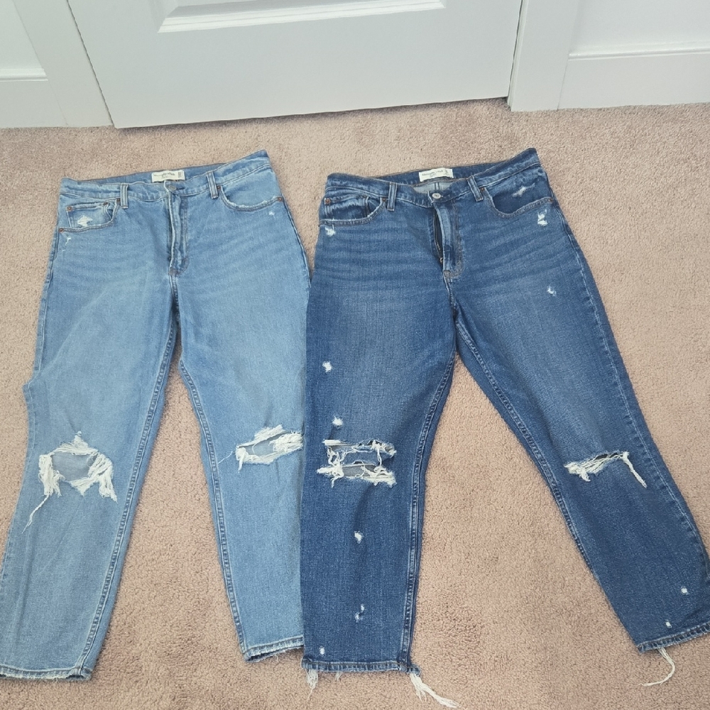 Pair Of Abercrombie & Fitch The Mom High Rise, Size 30